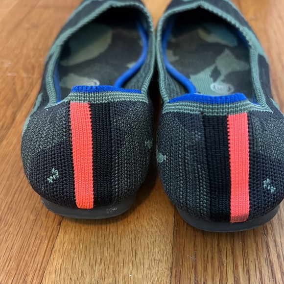 Rothy’s Pointed Toe Camouflage Flat - Picture 4 of 6